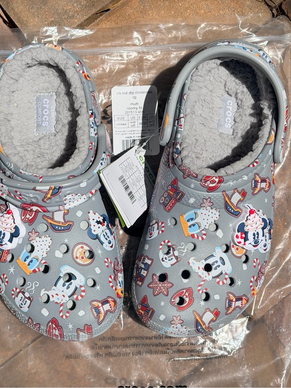 NWT DISNEY CROCS Gray Plush-Lined Clog with Holiday Character Print‎